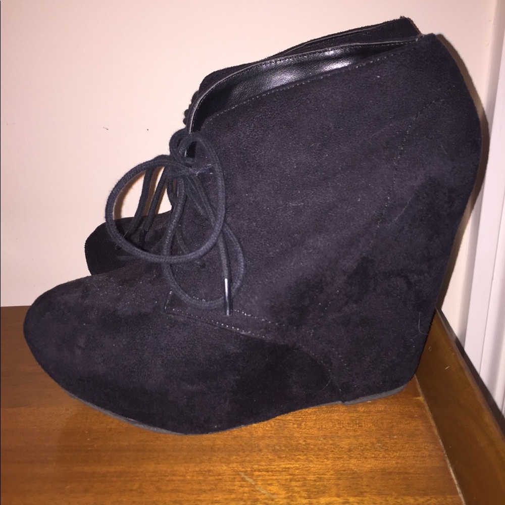 Women's black heels